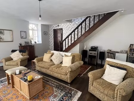 maison de village de 156m² (4 ch) avec grange et jardin