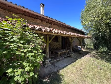 maison en pierre de 300m² - 4 chambres et jardin joli