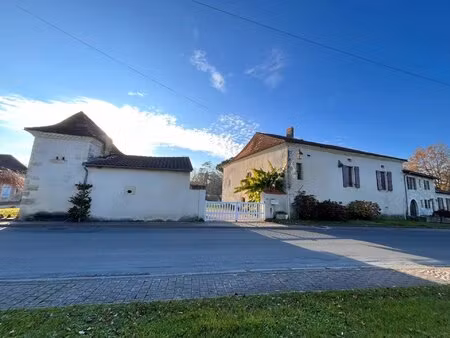 charmante maison avec pigeonnier