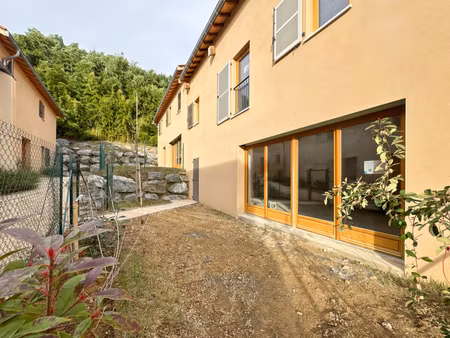 plateau duplex avec jardin à aménager - hyper centre village