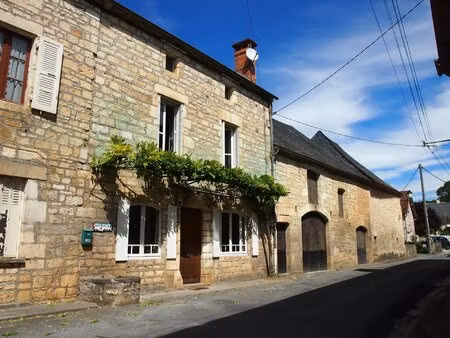 charmante maison de village en pierre de 4 chambres avec vue sur la campagne et grande gra