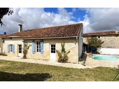 charmante maison charentaise spacieuse avec piscine