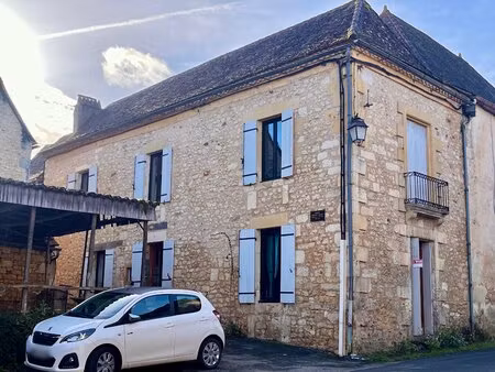 grande maison de village en pierre