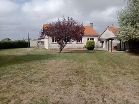 plein-pied dans un village rural