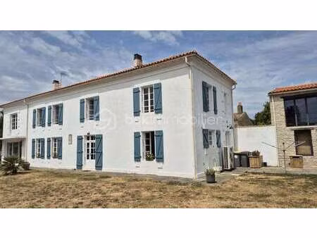 vente maison à mauzé-sur-le-mignon (79210) : à vendre / 210m² mauzé-sur-le-mignon