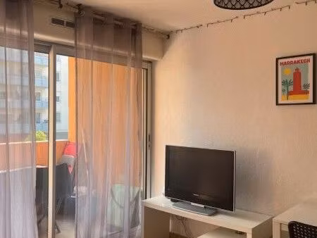 loue appartement meublé + parking