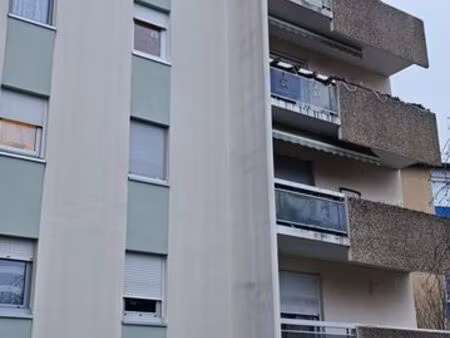 f3 avec balcon et climatisation