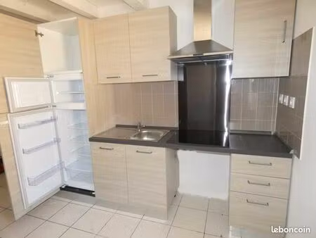 f2 rénové avec climatisation