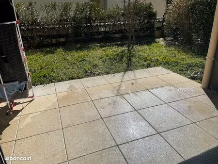 appartement t2 de 44m2 en rez-de-jardin avec garage