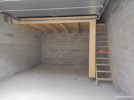 garage box 32 m² sécurisé + électricité + mezzanine – livron-sur-drôme (centre-ville)