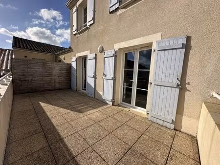 location appartement 3 pièces 58 m² à ruffec (16700)