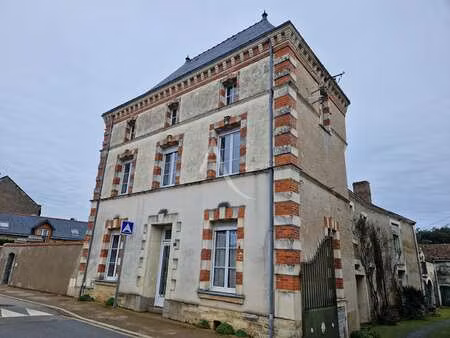 location maison à valanjou (49670) : à louer / 85m² valanjou