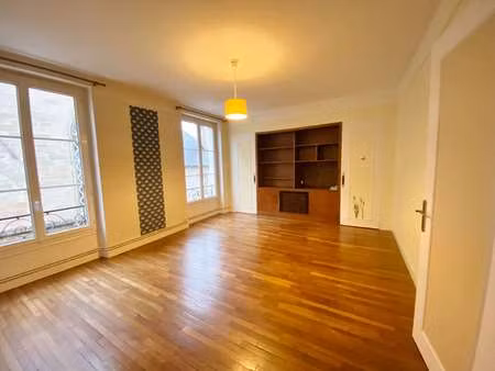 location appartement 2 pièces à argentan (61200) : à louer 2 pièces / 63m² argentan