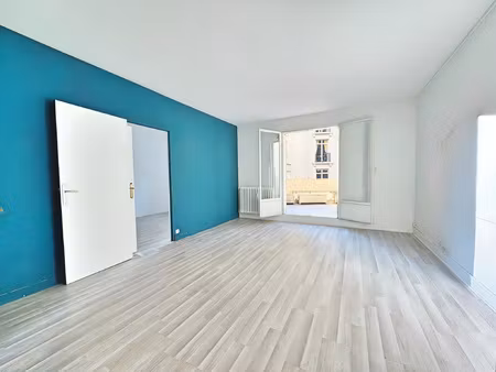 emplacement exceptionnel avec terrasse