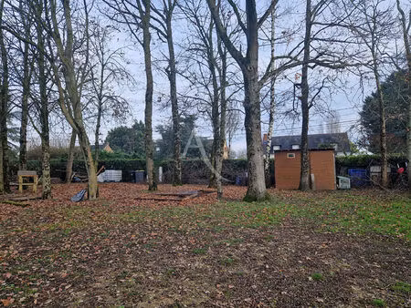 terrain constructible de 311 m² à corné