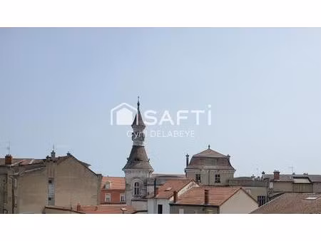 appartement t3+1 sous combles  100m2 carrez  à rénover proche de toutes commodités