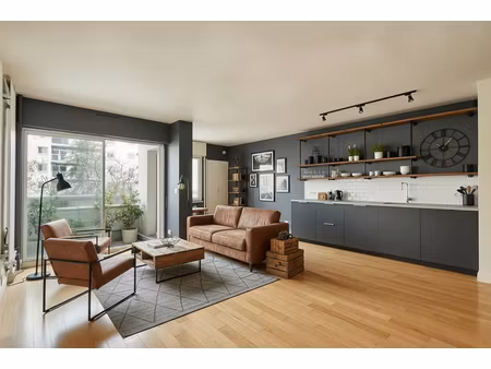 a vendre : 3 pièces avec extérieurs à saint-ambroise (résidence paname)