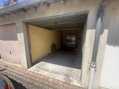 garage / box fermé à vendre centre-ville de roanne rue marx dormoy