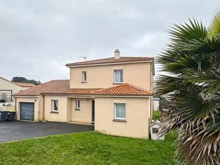 maison de 7 pièces de 146 m² à pornic
