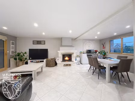 maison familiale avec jardin et garage à pradelles