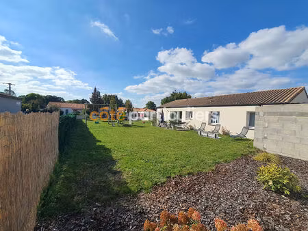 à vendre -maison de plain-pied récente à la pommeraie-sur-sèvre (sèvremont)
