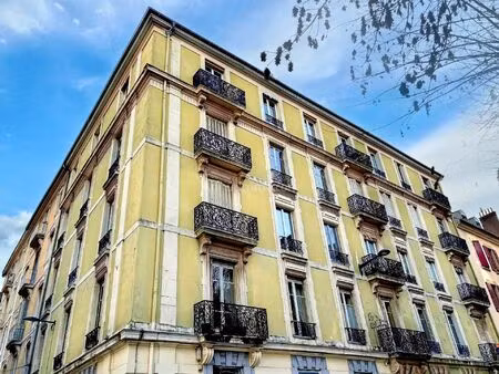 vente appartement 3 pièces 79 m2 à grenoble