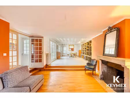 maison bourgeoise 10 piéces 8 chanbres dont studio indépendant dépendances sur 1615 m² de 