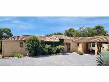 grande villa de plain pied t5 sur 1400 m² de terrain piscinable