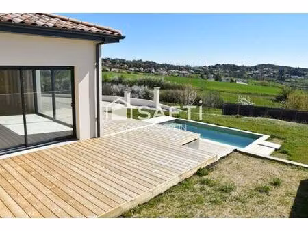 magnifique villa lumineuse avec piscine et jolie vue