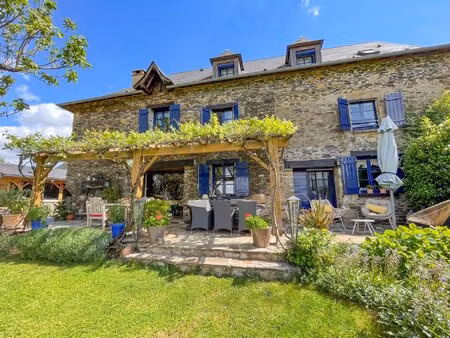 spacieuse propriété de 6 chambres avec une annexe séparée et des vues fantastiques !