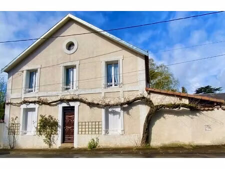 grande maison de ville à quelques pas du centre-ville