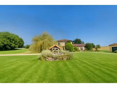 une trouvaille rare - deux magnifiques maisons  un studio  une allée panoramique et 14 hec