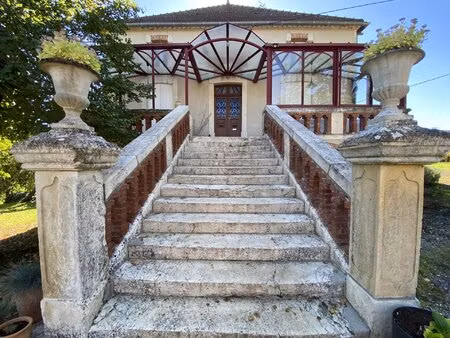 magnifique maison de maître et ancien domaine viticole – puy-l’évêque  lot