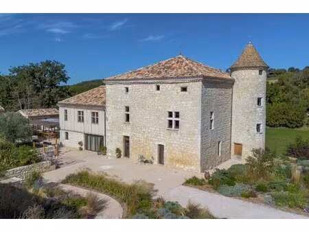 propriété d’exception – domaine de prestige sur 13 hectares paysagers