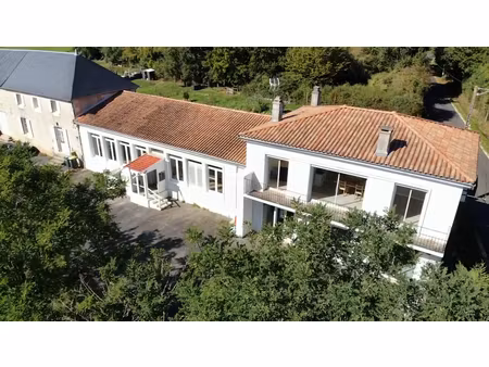 maison 10 pièces 205 m² à vendre / acheter genouillé 86250 ? | era immobilier