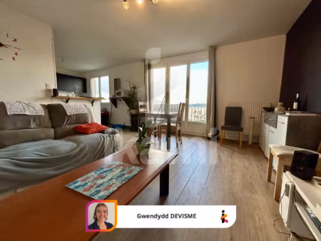 appartement lumineux avec balcon et vue dégagée quimper