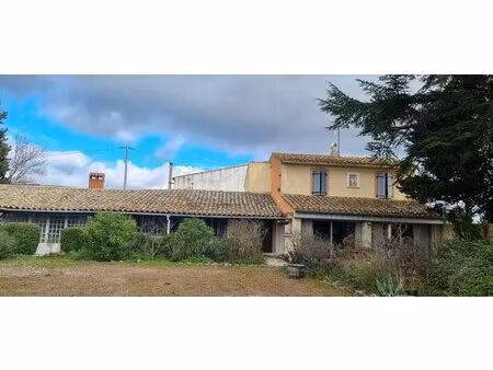 caunes minervois: ensemble immobilier : 2 maisons avec grange et piscine dans le minervois