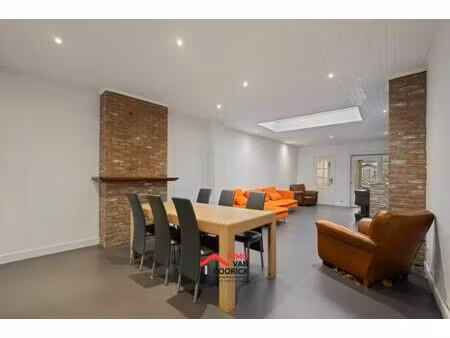 instapklare woning 1 slaapkamer met stadstuintje.