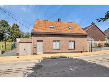 te renoveren woning met 3 slaapkamers op 428m² te meldert