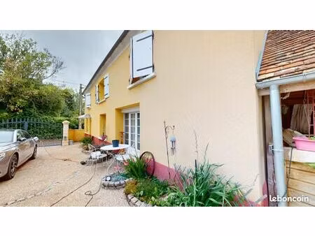 maison 8 pièces 230 m²