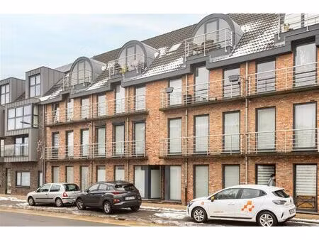 gezellig appartement met tuin en garage in merelbeke.