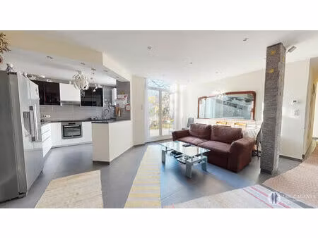 t4 transformé en t3 de 84 m2 en rez-de-jardin