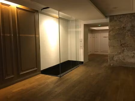 local commercial 86 m² - sèvres babylone