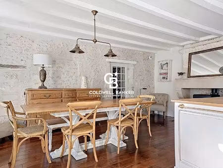 maison champêtre  jardin aux multiples terrasses et maison d'amis