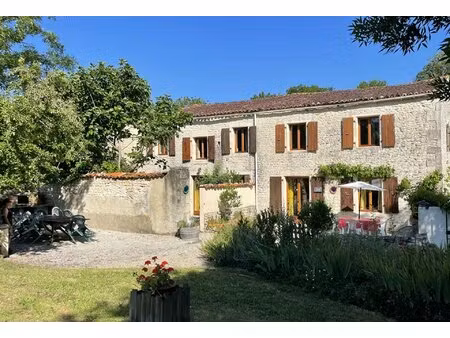 complexe de gîtes avec maison de propriétaires