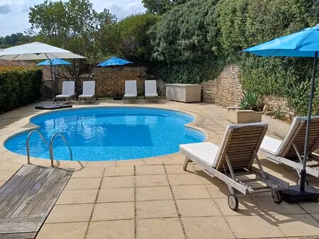 superbe propriété en pierre rénovée avec maisons d'amis  piscine et garages à nanteuil-en-