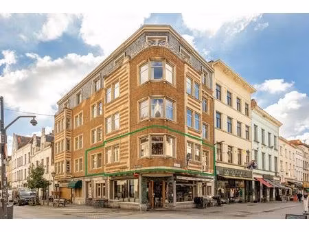 ruim 2-slaapkamerappartement in prachtig art-decogebouw!