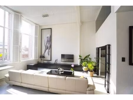 first sale: vrijdag 9/1 (16.00-20.00) & zaterdag 10/1 (9.00 - 17.00)