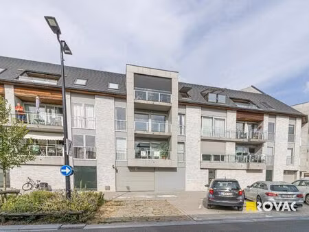 zeer verzorgd appartement met zonneterras  autostaanplaats met epc-label a