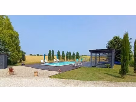 charentaise de caractère avec pigeonnier restauré  maison d’amis à terminer  piscine et vu
